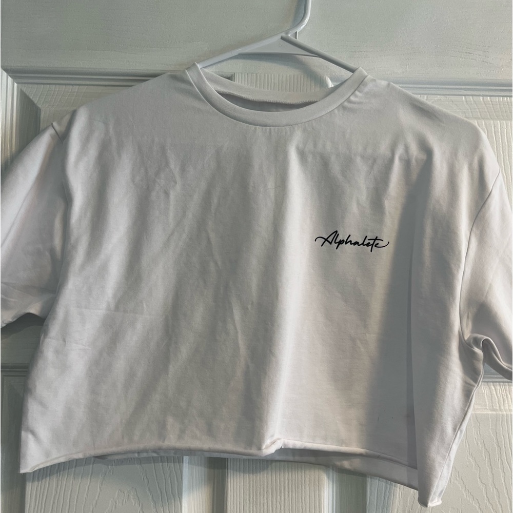 ALPHALETE CROPPED TEE